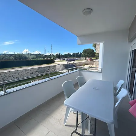 Nicole Wera Apartmán Nin