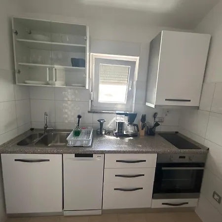 Apartment Nicole Wera Nin