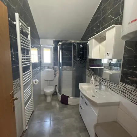 Nicole Wera Apartment Nin