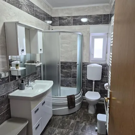 Nicole Wera Apartamento Nin