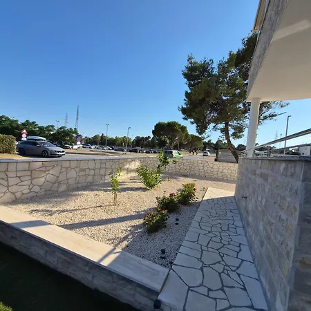 Nicole Wera Apartamento *